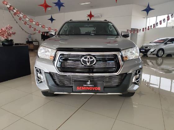 TOYOTA HILUX 2.8 SRV 4X4 CD 16V DIESEL 4P AUTOMÁTICO TOYOTA HILUX 2.8 SRV 4X4 CD 16V DIESEL 4P AUTOMÁTICO